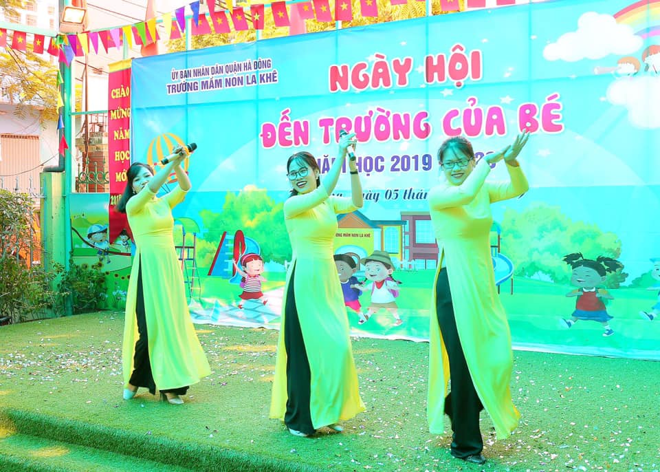 Khởi động cùng cô nào!
